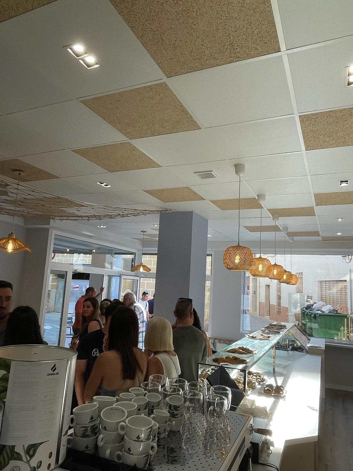 Ambiente de La Cúpula el día de la apertura en Paiporta